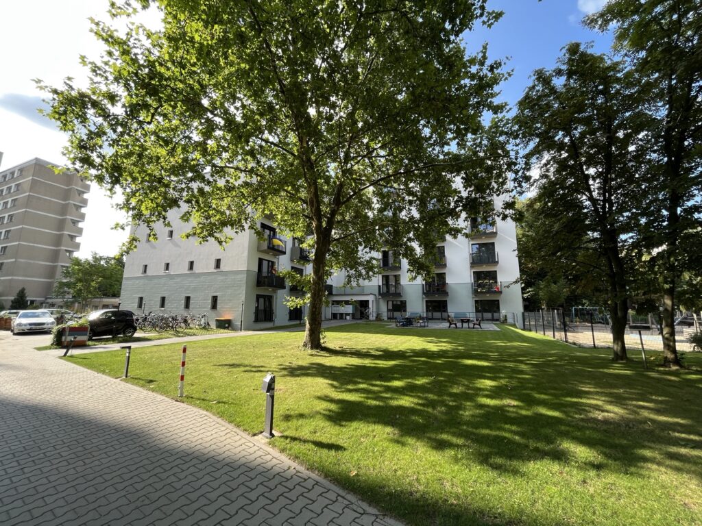 Courtyard and buildings - Campus Blücher